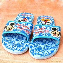 義烏來吧百貨貿(mào)易運(yùn)動(dòng)鞋產(chǎn)品總覽 多樣化設(shè)計(jì)與功能滿足全球市場(chǎng)需求