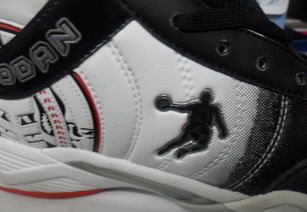 廠家直供批發(fā)籃球鞋，混批一雙起發(fā)，支付寶便捷交易